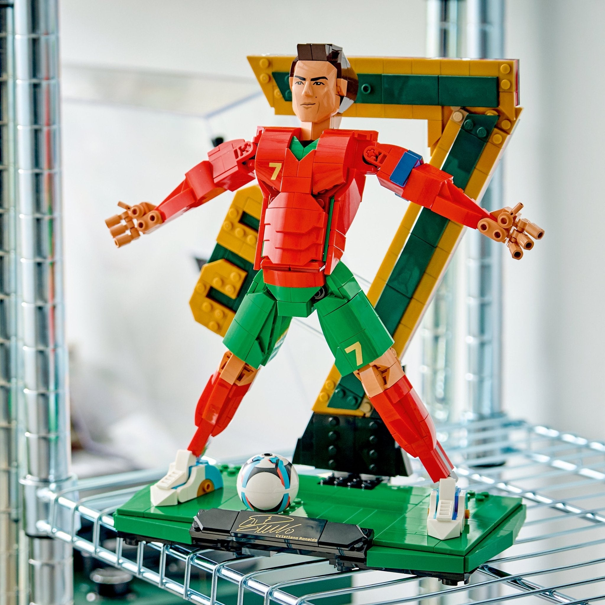 LEGO® Editions Cristiano Ronaldo – Soccer Legend 43016 - Image 6