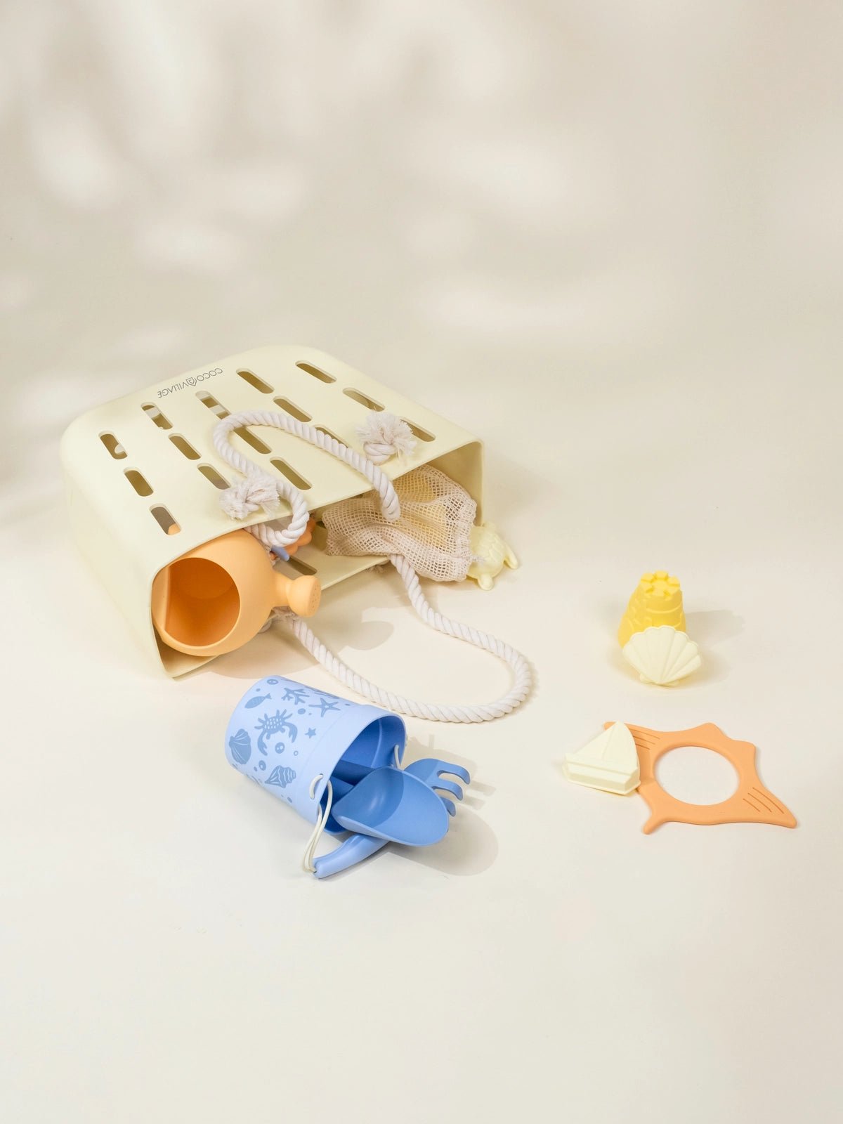 Coco Village Silicone Watering Can - Grapefruit - Image 3