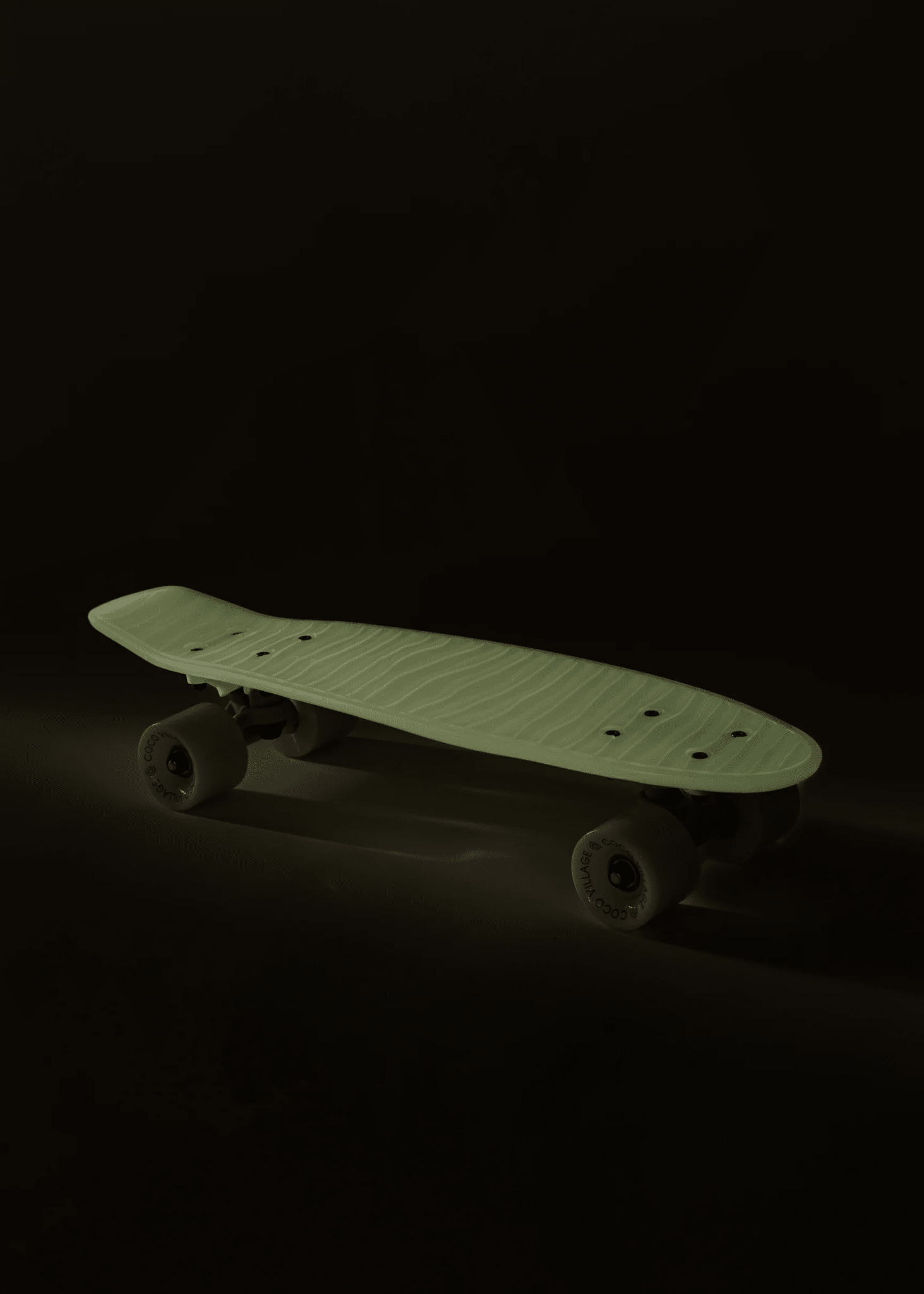 Coco Village Kids’ Pintail Cruiser Skateboard–Glow in the Dark - Image 3