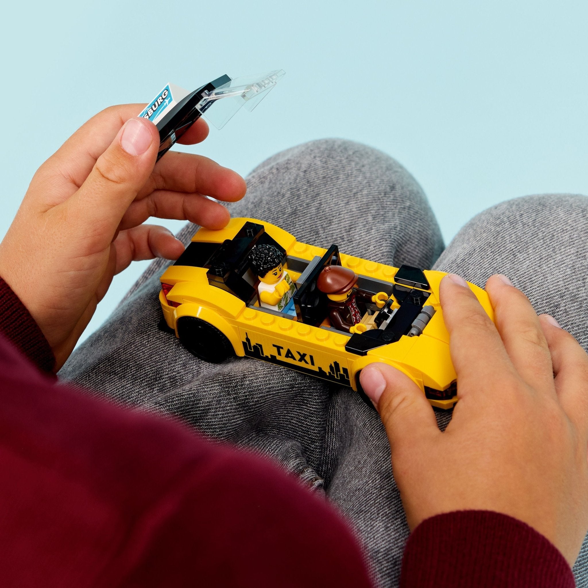 LEGO® City LEGO® Yellow Taxi 60487 - Image 3