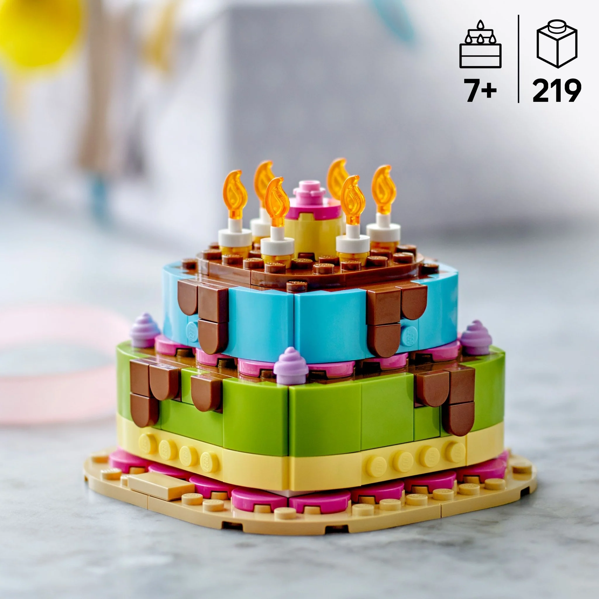 LEGO® Birthday Party Cake Craft for Kids 40815 - Image 2