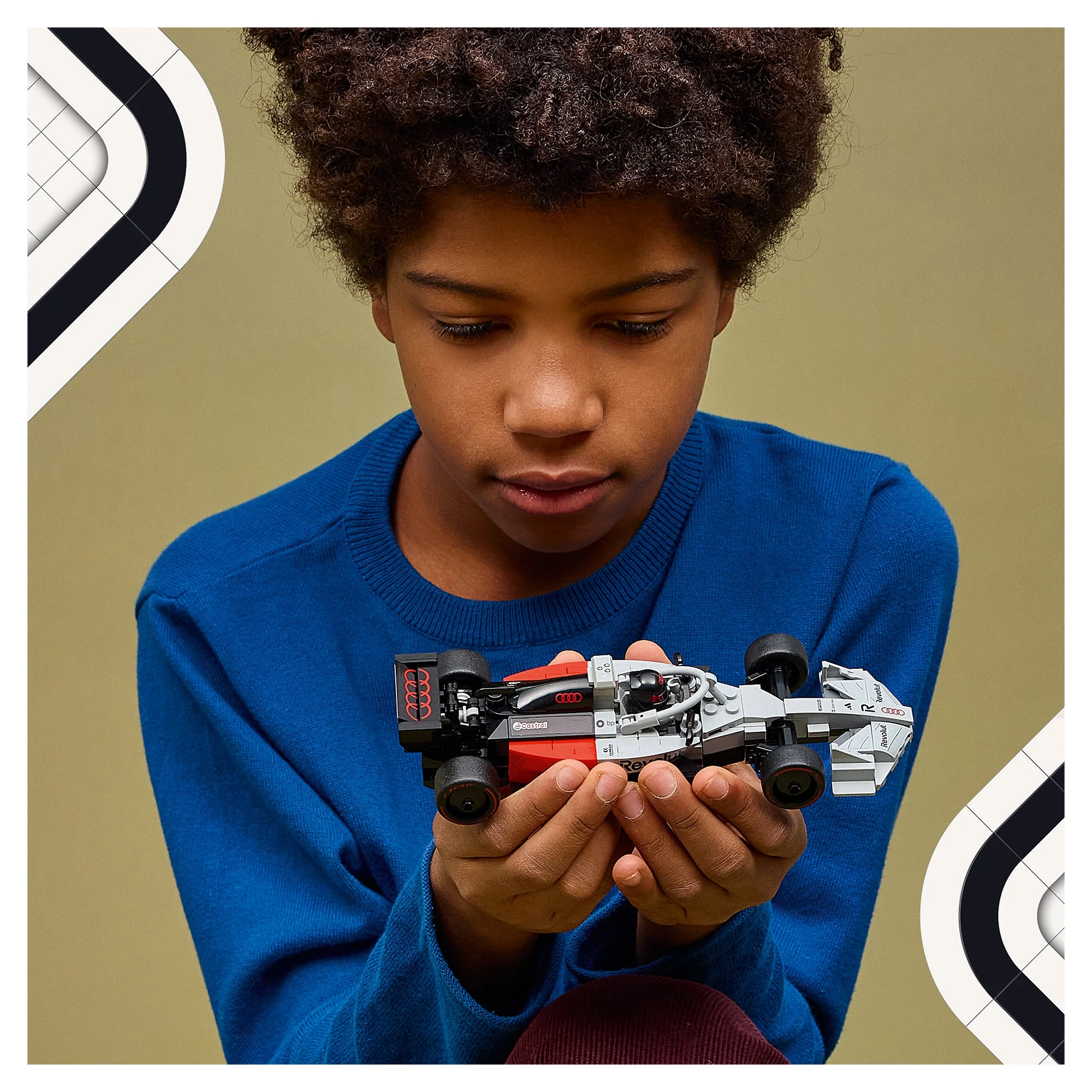 LEGO® Formula 1 LEGO® Speed Champions Audi Revolut F1 Team R26 Race Car 77259 - Image 4